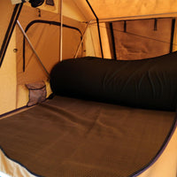 https://cdn.shopify.com/s/files/1/0046/7058/6968/products/tuff-stuff-overland-roof-top-tent-anti-condensation-mat-569103.jpg?v=1746460649